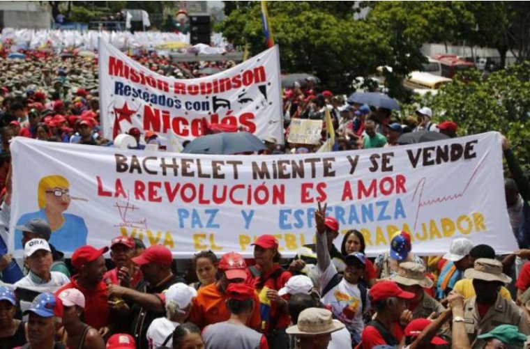 mippci_ven's tweet photo. #17Jul | 📢 ¡LA ETIQUETA DEL DÍA! ⏩ #VenezuelaEnDiálogoYPaz

Las mesas de diálogo son un canal para la comunicación, para el debate, dentro de un clima de respeto y de este modo alcanzar soluciones democráticas para el vivir bien del pueblo venezolano. https://t.co/cRWW3jyd38