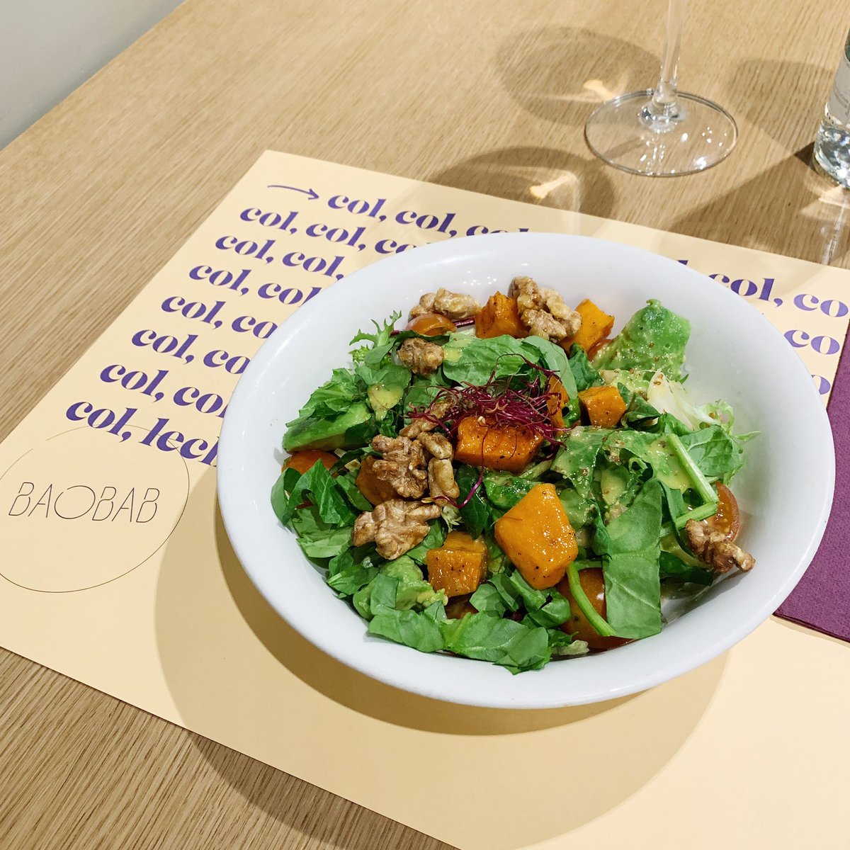 Deliciosas y diferentes, hay mil tipos de ensaladas en <a href="/InspiraBaobab/">Restaurante Baobab</a> y todas nos flipan 🥗 
¡Siempre es un acierto! 

#irdepropiobaobab 
•Arzobispo Apaolaza, 10•