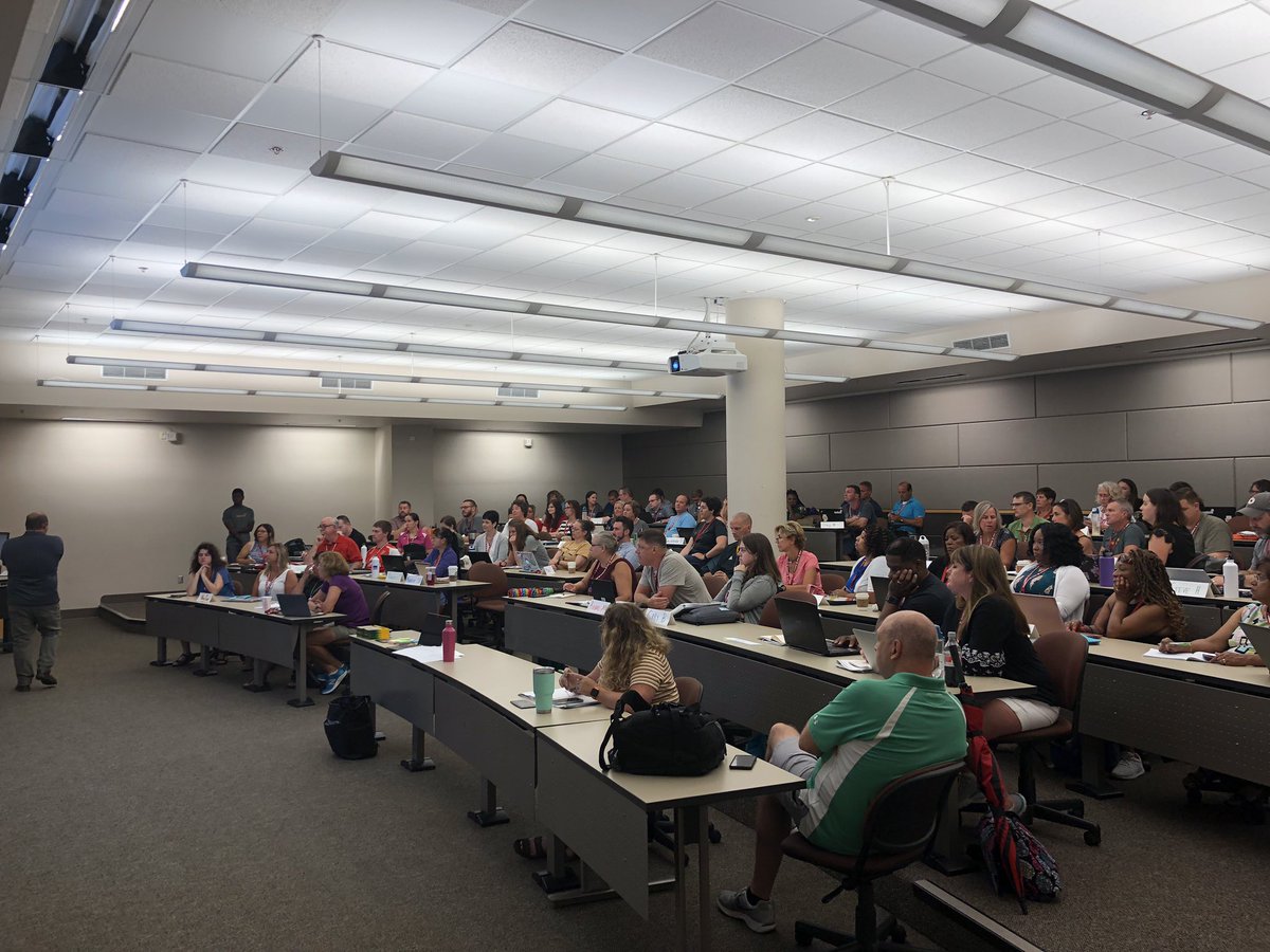 I love days when we all start together - 90 CSD and CSP teachers talking together about community.  #CSforIN <a href="/nextech/">Nextech</a> <a href="/TeachCode/">TeachCode</a>