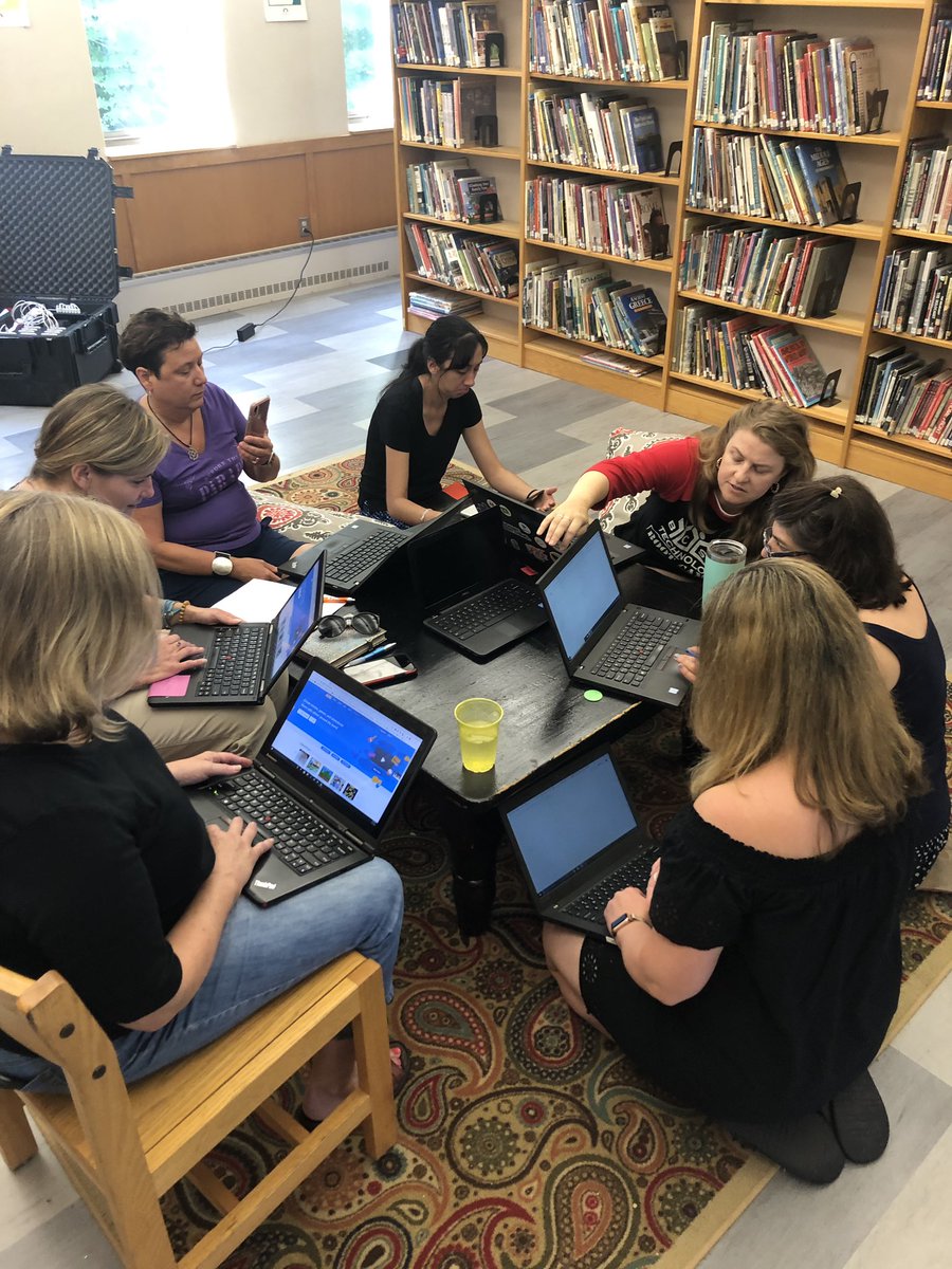 RoganFLHS's tweet image. @BenjaminELA  facilitating @scratch for #bcsdbootcamp #edcamp style!!