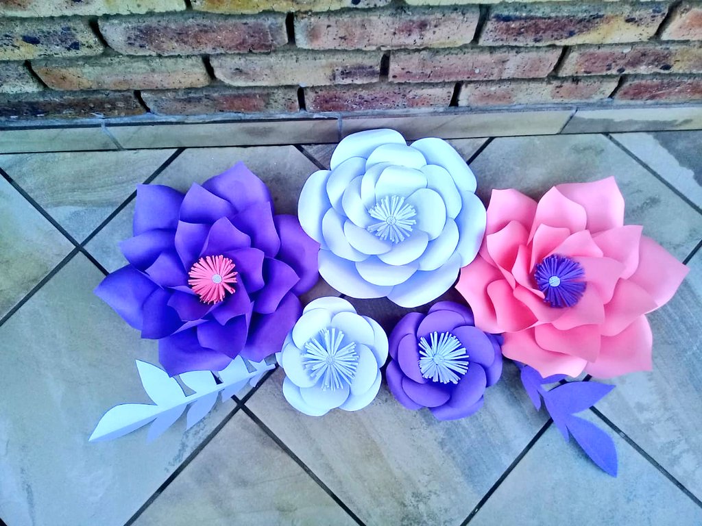 _Paper_Perfect's tweet photo. Our 5 pc Paper Flower sets are back on sale.
R280 5 flowers (excl delivery and courier) 
0769444170 For orders ✂🌼💛💗
#paperflowers #backdrop https://t.co/h6bsNErN6D