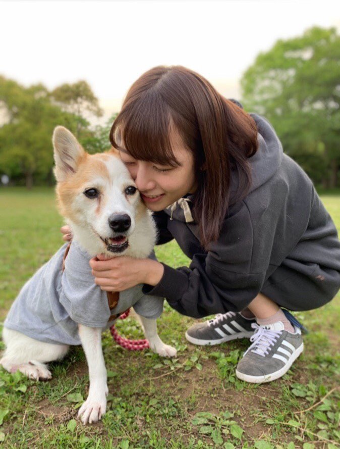 北野日奈子 スニーカー