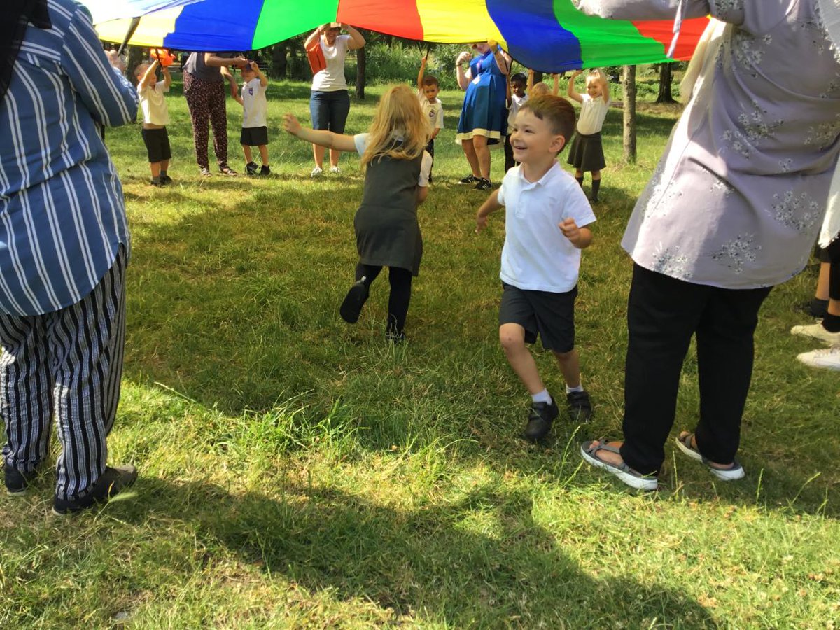 HPA_Philip_Lane's tweet image. Nursery are making us all VERY jealous with having a lovely end of year picnic in the park.
#HPAPLNursery