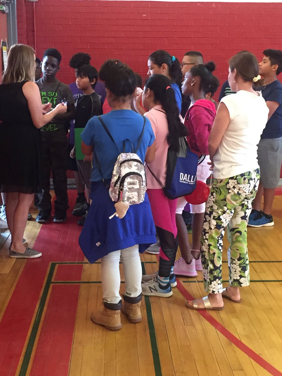 DallasISDMTSS's tweet photo. We’re starting the day off right in Dallas ISD. SEL Coordinators and students are setting the stage for summer learning through unique greetings and yoga. #DISDCAP @dallasschools @KevinKerrSEL @shannontrejo @bryantedleader https://t.co/kCetGinBiR