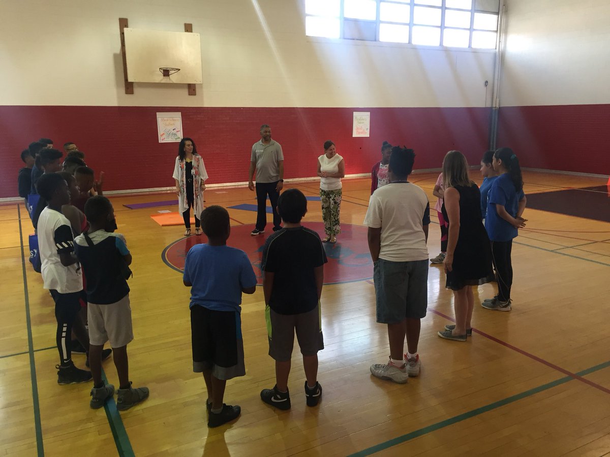 DallasISDMTSS's tweet photo. We’re starting the day off right in Dallas ISD. SEL Coordinators and students are setting the stage for summer learning through unique greetings and yoga. #DISDCAP @dallasschools @KevinKerrSEL @shannontrejo @bryantedleader https://t.co/kCetGinBiR