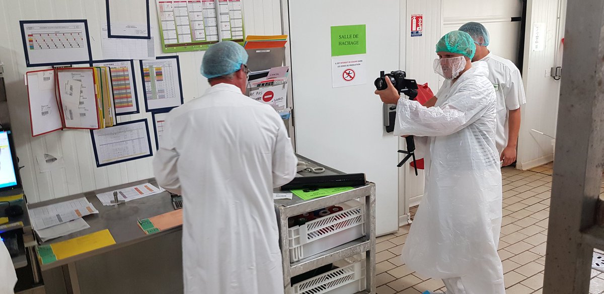 Emerveilles07's tweet photo. Dernier jour de tournage "ils ont choisi l'Ardèche".
Salaisons, emplois, vacances toute l'année et pêche pour décompresser.

Une belle conclusion pour cette série de portraits qui montrent qu'on peut vivre et travailler en Ardèche.

Rdv en Septembre pour la diffusion. https://t.co/UfQxZsYNui