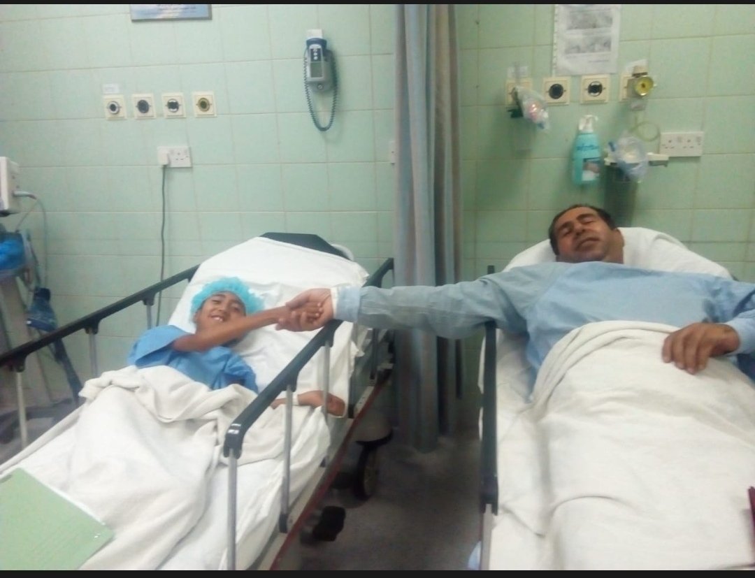 AliHiasat's tweet photo. عندما تتحدث الانسانية...
أردني يتبرع بـ ’كليته‘ لإنهاء معاناة ابن شقيقه

مدار الساعة - في لفتة إنسانية رائعة، تبرع شاب أردني بكليته لابن شقيقه الذي يعاني من الفشل الكلوي.

وأجرى المتبرع حسام الدين ابو السندس، عملية جراحية لنقل الكلية لابن شقيقه عبدالله ابو السندس، https://t.co/Stx0yEZHdd
