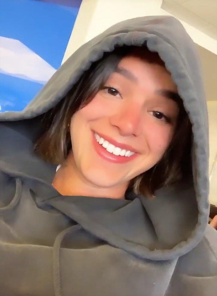 ITeberge's tweet photo. "Eu tenho várias fanfics prontas" kkkk 
Eu amooo essa garota https://t.co/LgLX9saqkf