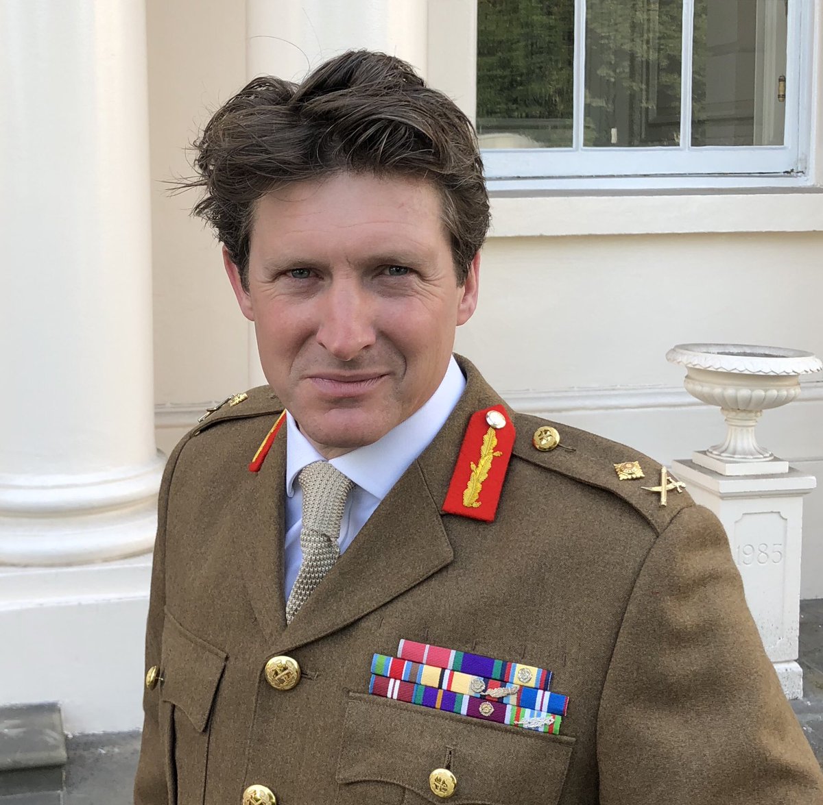 Charlie533080's tweet photo. Goodbye to all that. Final day in uniform after >33 years. It’s been a blast! Huge thanks to all those legends with whom I’ve had the pleasure of soldiering alongside. Still think there’s no finer profession than the profession of arms. @BritishArmy https://t.co/ihI598OMsn