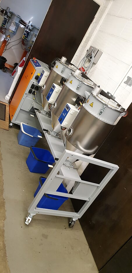 RobertPDFrost&CoLtd tweet media