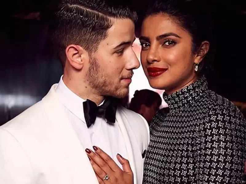 beautifulclown's tweet photo. Day 17.
 It was hard to pick but this are some of my favorite. I love the way they look at each other 😍❤️. #18DaysOfPC https://t.co/uoxEgMLrod