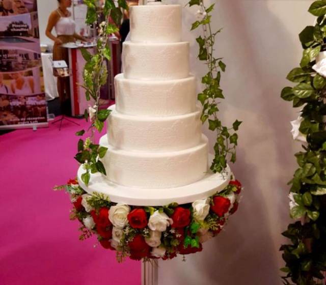 HuatianChinagor's tweet photo. Notre Nouveau Partenaire @cakeenlair, spécialiste du cake design,  des gâteaux originaux, grandioses qu'alléchant. #mariage #anniversaire #baptême #repasentreprise #cocktail #babyshower https://t.co/LgX0GqK5Dw