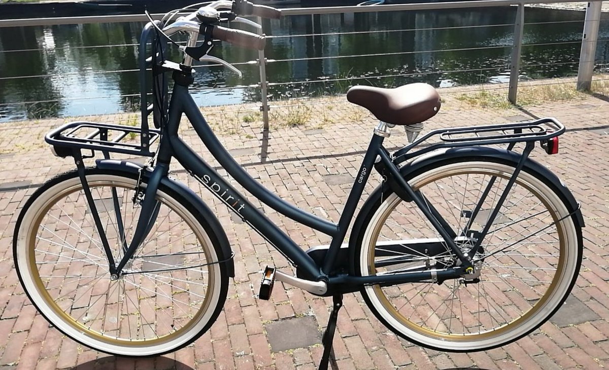 Vandaag tussen 8 en half 3 is de net nieuwe fiets (op slot) van onze dochter gestolen bij school Hof ter Weide op de tijdelijke locatie Louis Armstrongboulevard 52. <a href="/PolitieLR/">🐣</a>  De fiets heeft een grijs krat voorop. Wie heeft wat gezien?
#terwijde