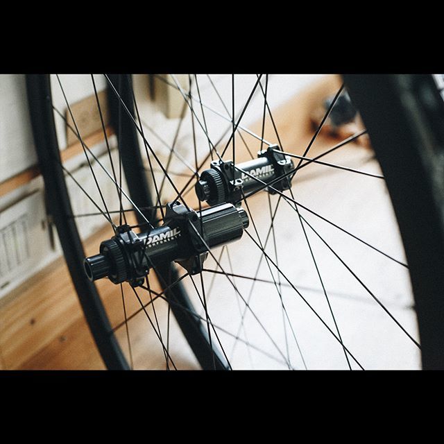 wheel_builder's tweet photo. I've been trying these hubs from @Damilcomponents recently,  i'm very happy to be able to offer them in my builds. They are just good!
100% european wheelset sounds nice to me..
.
This set is already in Italy, built for @mike_nessie
_____________________… https://t.co/3oUJPx6S4K https://t.co/PymbRF3oaw