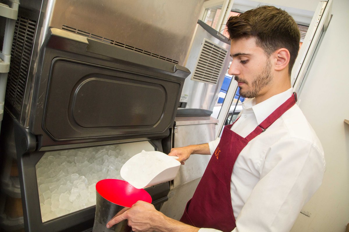ScotsmaniceUK's tweet photo. For more information or to order a Scotsman Ice Machine, call the Hubbard Systems Sales Team TODAY on 01473 350045 or head to our website https://t.co/VJf9YG4Ga6 #iceexperts #hospitality #drinks https://t.co/Of0DWB1aT4