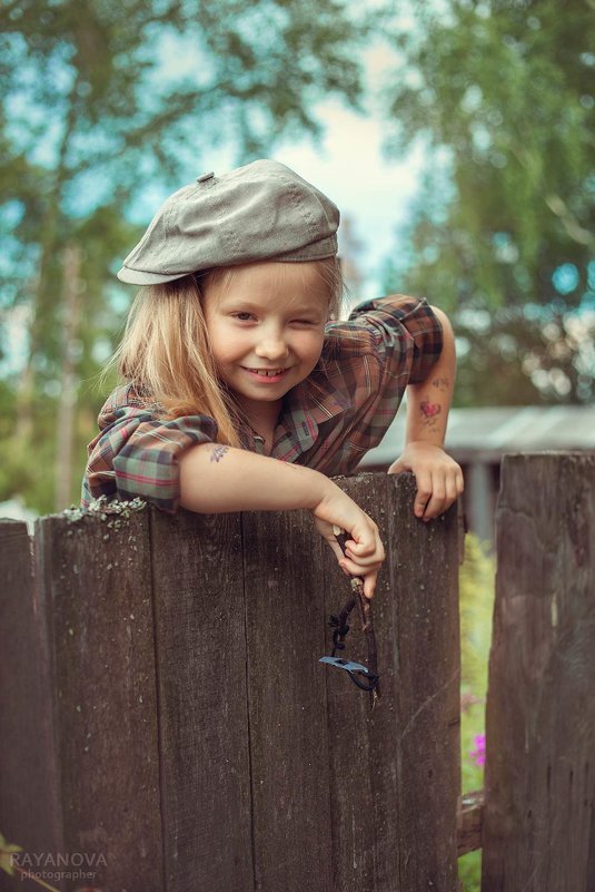 Девочка хулиганка. Смешная девочка. Девушка хулиганка. Хулиганка рисунок. Хулиганка.