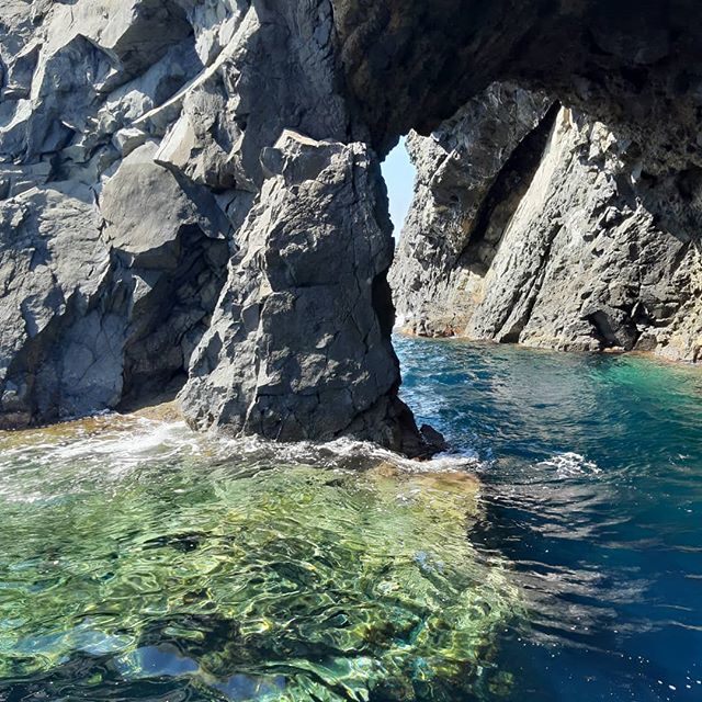 Paomorelli's tweet photo. Un tuffo dove il mare è più blu.... #summer #amazing #love #mare #island #photooftheday #instagood #instagram #lifestyle #dive #jump #holiday #happy #sea https://t.co/fGpKjtrLrC https://t.co/oz3UhvwFIr