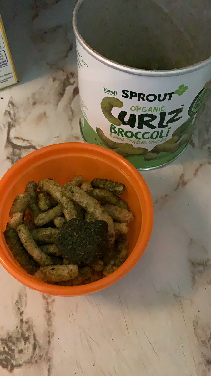 erinbmac's tweet photo. Sprout Organic Baby Foods purchases from @meijer - WTF is that giant thing that came out of the container?! #scarybabyfood https://t.co/z2fdBGd7fR