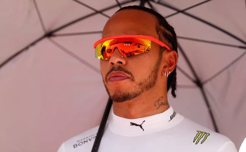 DMTravelRetail's tweet photo. Lewis Hamilton on pole with new Police #Eyewear collection - https://t.co/R2CASSMlHw #Accessories #DeRigo #Designer #Fashion #MercedesAMGPetronasMotorsport #POLICEXLEWISHAMILTON #Sunglasses https://t.co/yajuuXRXnT