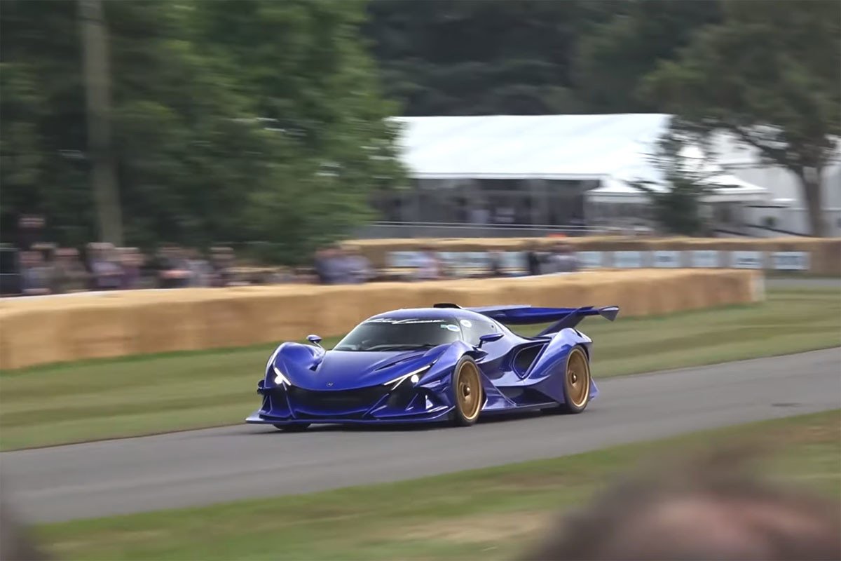 motoexposure's tweet photo. Enjoy the Drifts, Burnouts, and Power from the Goodwood Festival of Speed! https://t.co/F0C2jtJkXv https://t.co/lSFK2nibZS