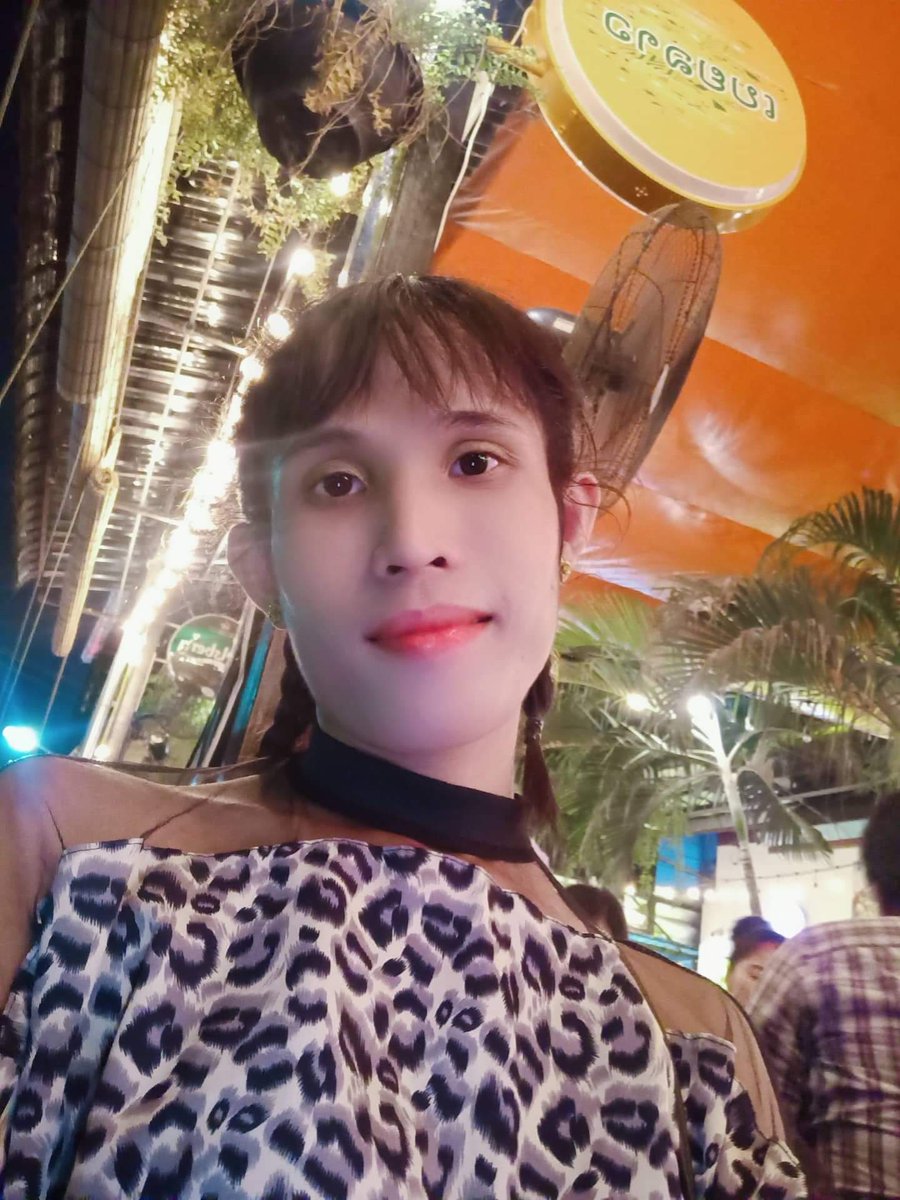 Min85058294's tweet photo. ຊອກສີ້ໃສເດ https://t.co/5WToAItcsx