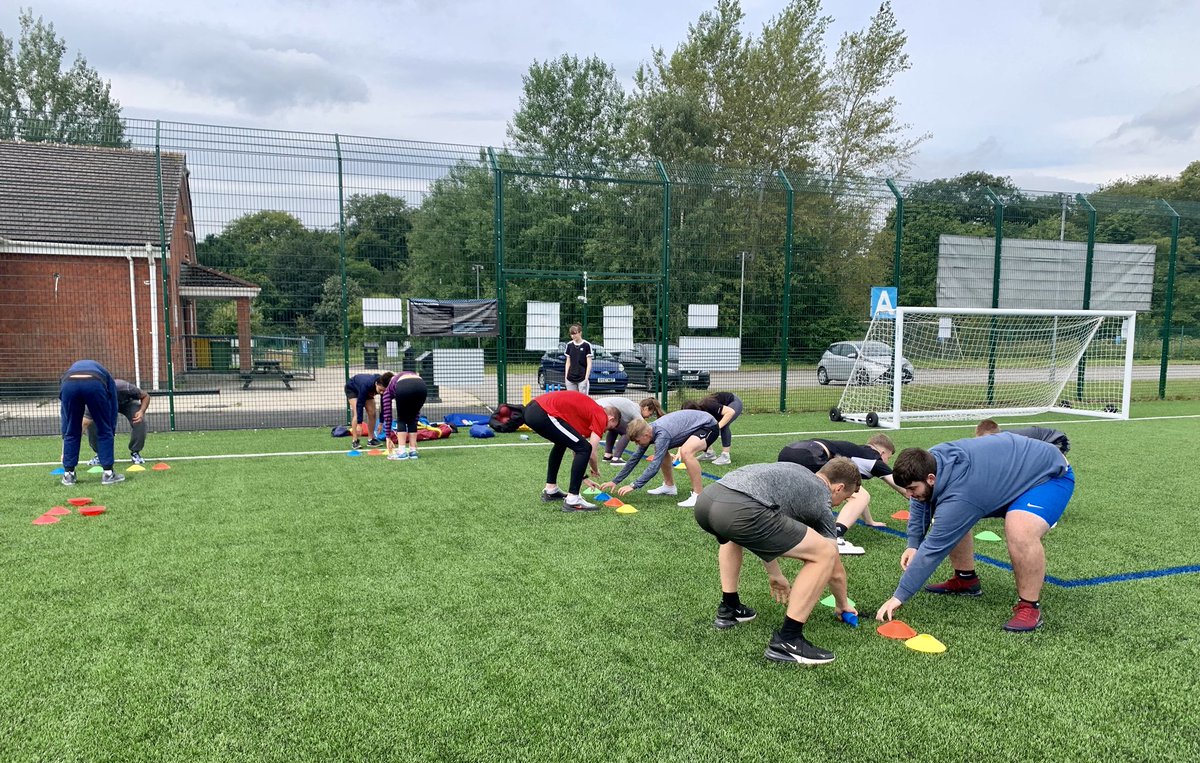 samuelsmithYT's tweet photo. It’s been a great day of learning on the CSLA L2 course @hopwoodhall college💡

A big thanks to my #CoachMate  Lewis for delivering various cricket games this morning 🏏

@HopwoodArena 
@SportsLeaders 
@Link4Life https://t.co/EumfXDs0Qa