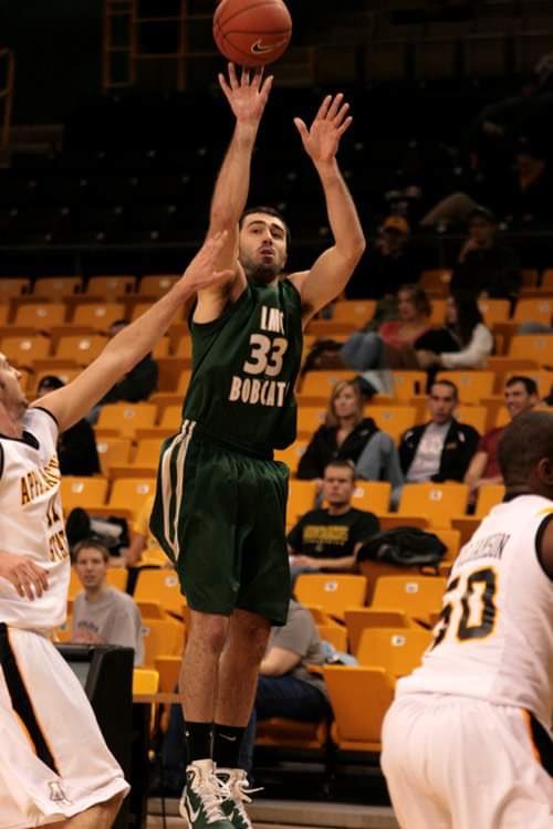 leesmcraembb's tweet photo. #DunkMountainBrotherHood #BEgreat #LMalumni Adam McFerran 2011 graduate led the bobcats in many statistical categories and also an all conference player. Currently Living and Working in Cleveland Ohio. Adam is in his 7th year at Buckeye Business Products as an account manager. https://t.co/As5cLW7N9c