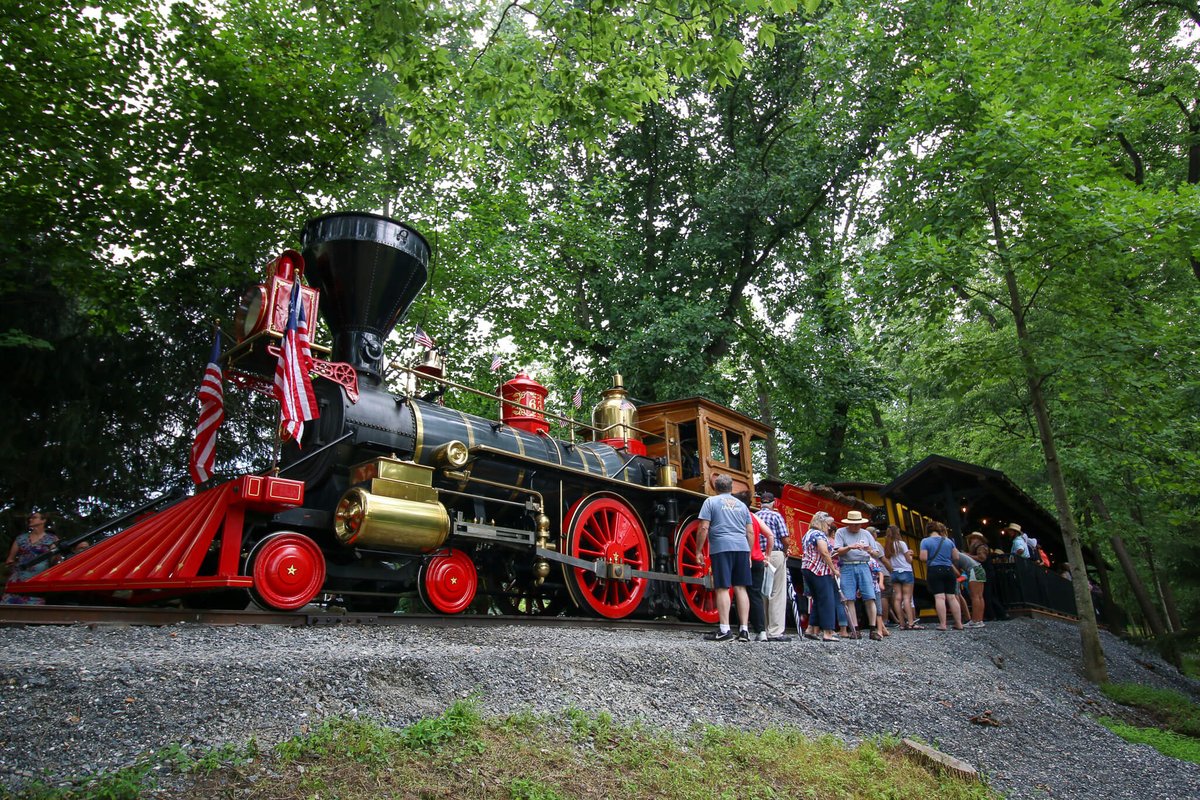 TheStarBarn's tweet photo. Here are some more images from our 3rd Annual 4th of July Celebration at The Star Barn. What a great day it was! 🇺🇸💥🌭 https://t.co/iSIifze24T