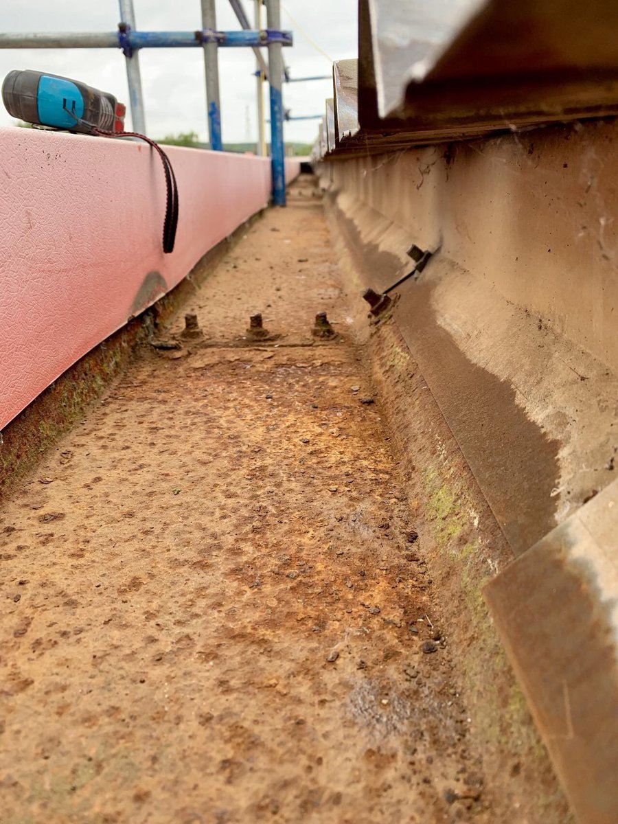 WeatherFAST's tweet image. A great before and after shot of our bespoke WeatherFold Gutter lining system

If you would like any further info on our system please drop me an email

Sales@weatherfast.co.uk 

Powered by WeatherFast

  #roofing #cladding  #steel #bespoke #system #weatherfast #fatra