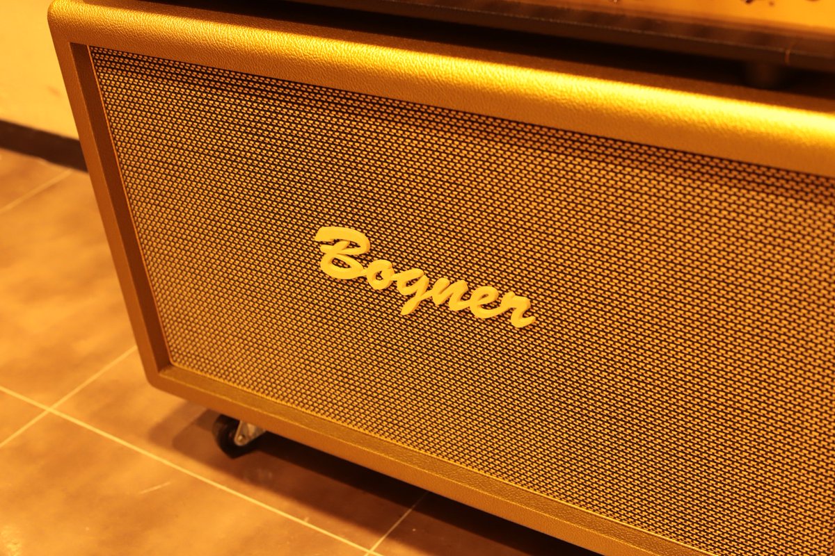 Noah_NOGATA's tweet photo. 【 #機材情報 】
野方店にBognerの212CB
キャビネットがやってきました!
しかもGOLD塗装で気分も上がる事間違いなし✨
Bognerの高品質でバランスのとれたレンジが特徴的!
是非お試し下さい‼️
#studionoah #野方 #新機材 #Bogner #キャビネット #212CB #無料 #レンタル #バンド #リハーサル #音楽 https://t.co/ipp53YtPL7