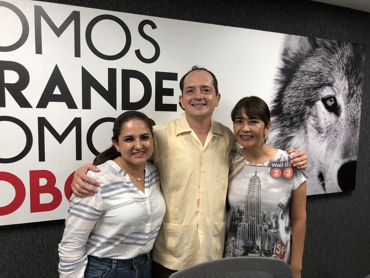 demiandu's tweet photo. Para estrenar @brisarz @demiandu nuestro programa de radio en #RadioLobos 103.5 FM tuvimos de invitados a @JorgeTaddeiB y @CelidaLopezc todos los martes de 8 a 9 pm https://t.co/JzprAATDxr