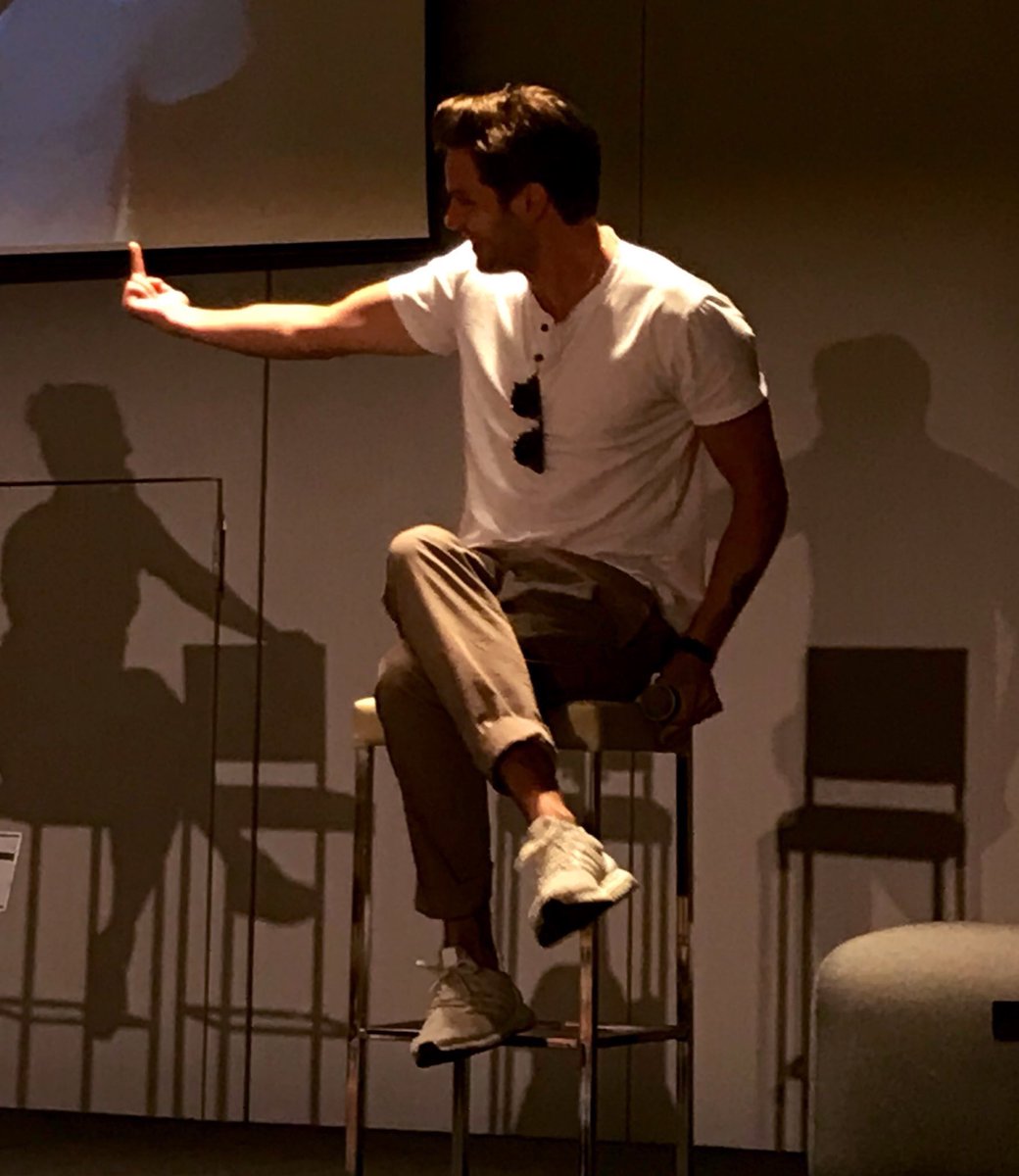 ruby_rose114's tweet image. he’s a dork but he’s my dork 🥰 and I wouldn’t change it. 
#ITAInstituteCon3 #Shadowhunters