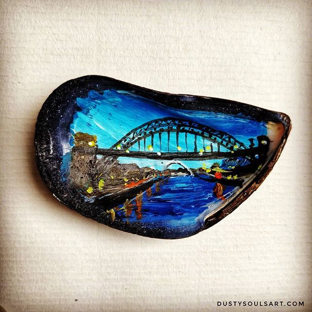 DustySoulsArt's tweet photo. Handpainted mussel shell, Tyne Bridge.
#newcastle #rivertyne #tynebridge #shellart #paintedmussel #paintedshell #kaiawase #dustysoulsart https://t.co/J24P6RAjET https://t.co/gLVC6zvWVJ