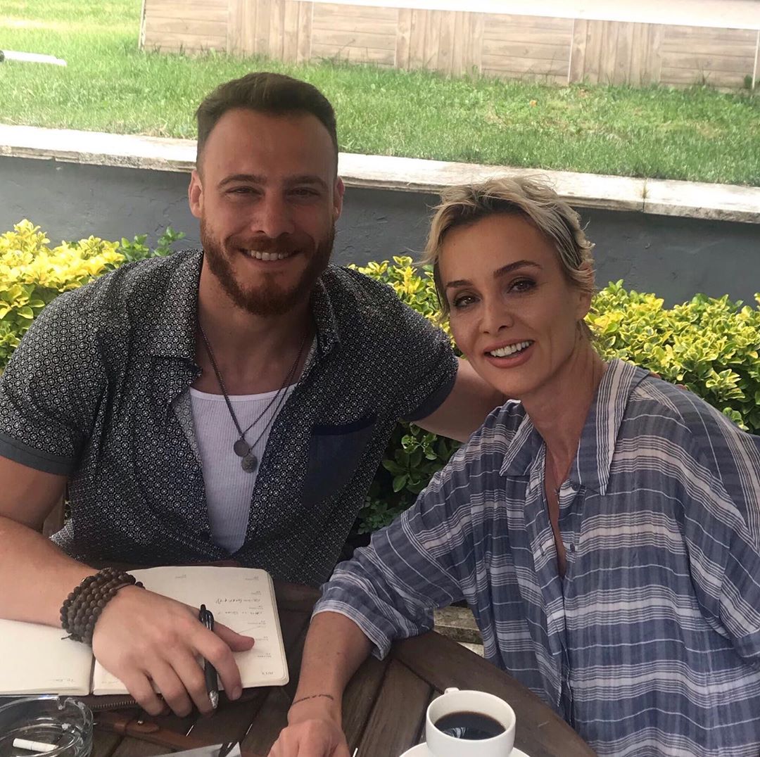 official_argent's tweet photo. Courtesy @selda_terek
İşimin kızları çıldırtan bir tarafı da var çok şükür😁🧿🎈
#Coming 😉 #Sorprese 📝 #Writestories Mr. @KeremBursin #AlwaysAndForever #PerfectSmile 😍💘 https://t.co/dqAQtBdbou