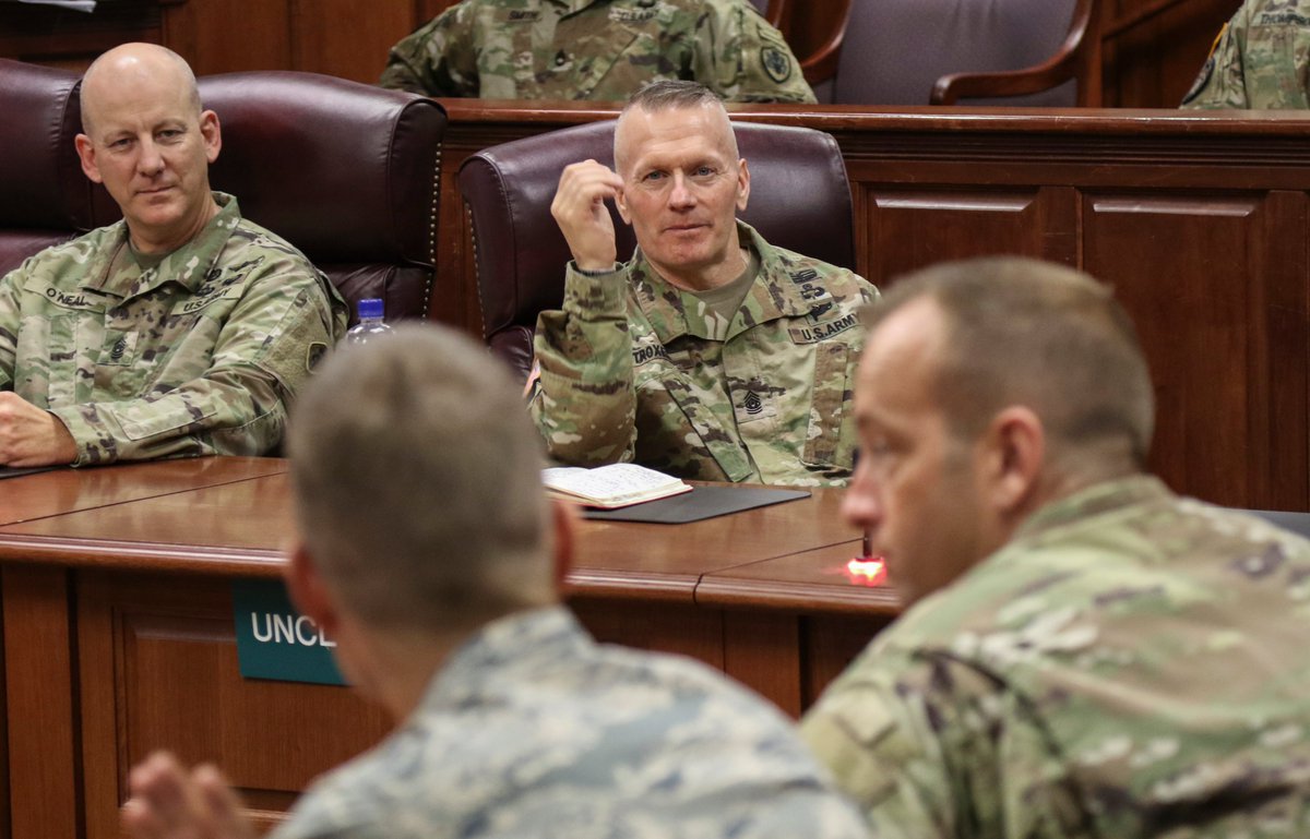 .@SEAC_Troxell @thejointstaff held a Senior Noncommissioned Officer forum during his visit to #USARNORTH today. CSM Troxell's visit to Army North was his first stop while visiting service members throughout #JBSA #FortSamHouston.