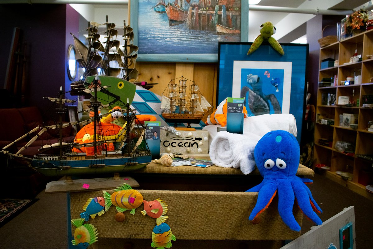 OutFITtersNH's tweet photo. Bring the beach home with our summer décor! Shop great items like these and more at 394 Second Street in Manchester--we're open seven days a week!  #thriftstore #manchesternh #newhampshire #nh https://t.co/aUCrW9LSro