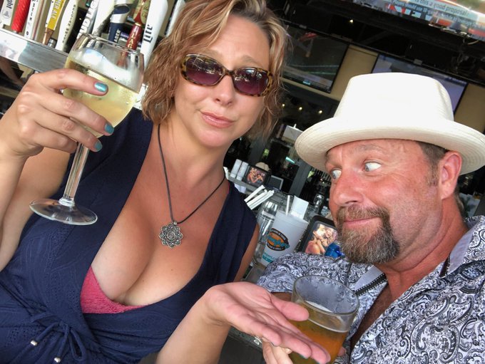 When two dinosaurs both have thier shoots canceled. Fuck it. Let's drink! https://t.co/zZfXMTI1yK<a href="/tag/momcomesfirst"class="tags"><span>#momcomesfirst</span></a>