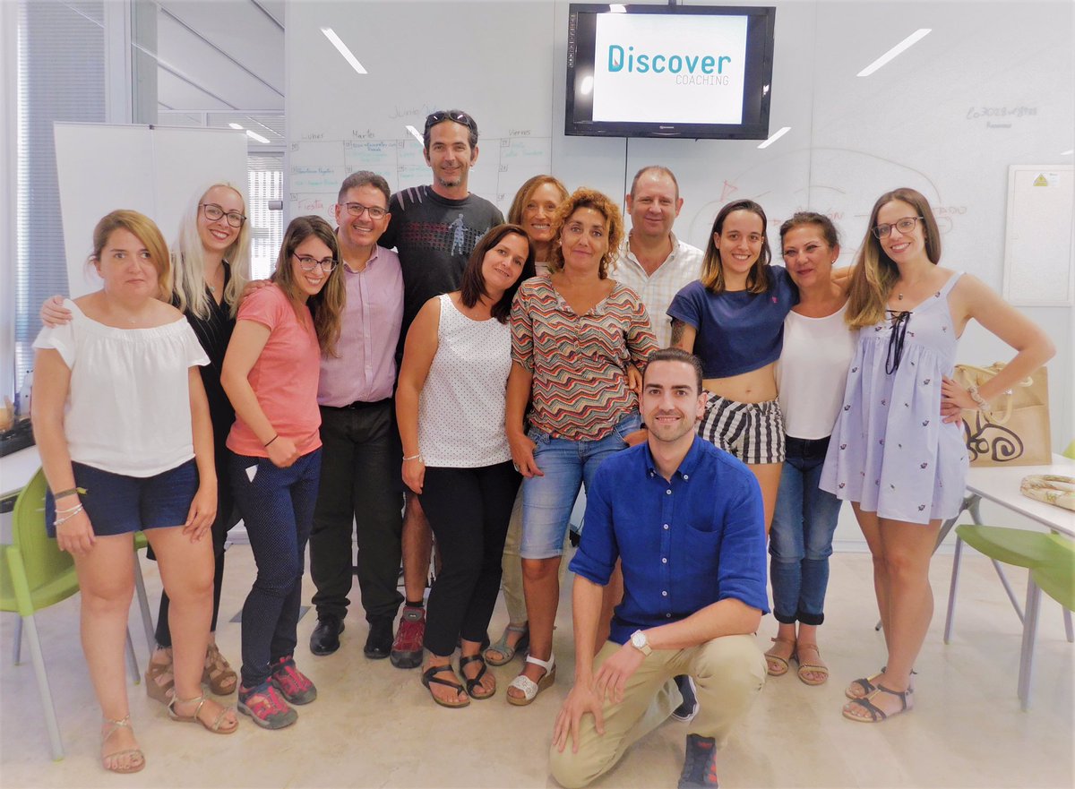 LanzaderaMotril's tweet photo. Ayer recibimos en nuestras instalaciones la agradable visita de @JoseDiscover  de @DiscoverC_  quien nos impartió un pequeño taller de presentación e iniciación a la #PNL . ¡Muchas gracias!
@Lanzaderas_EES @FundacionSMLRPH @fundacionTef @aytomotril @AndaluciaJunta https://t.co/xJScRY9vjM