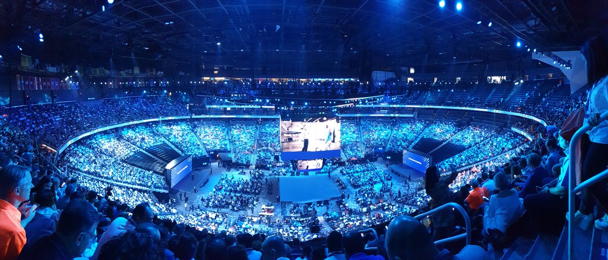 #Corenote with <a href="/satyanadella/">Satya Nadella</a> about to start soon. Full house! <a href="/msPartner/">Microsoft Partner</a> #MSInspire #MSpartner <a href="/copadata/">Ngoc Han</a> #zenonrocks