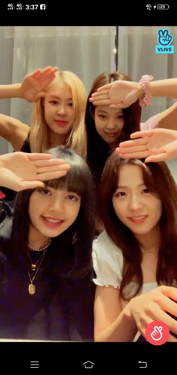 Jenlisa89313802's tweet photo. #Blackpink #Vlive 
#JENSOO #ChaeLisa https://t.co/e8HEoJSQKT