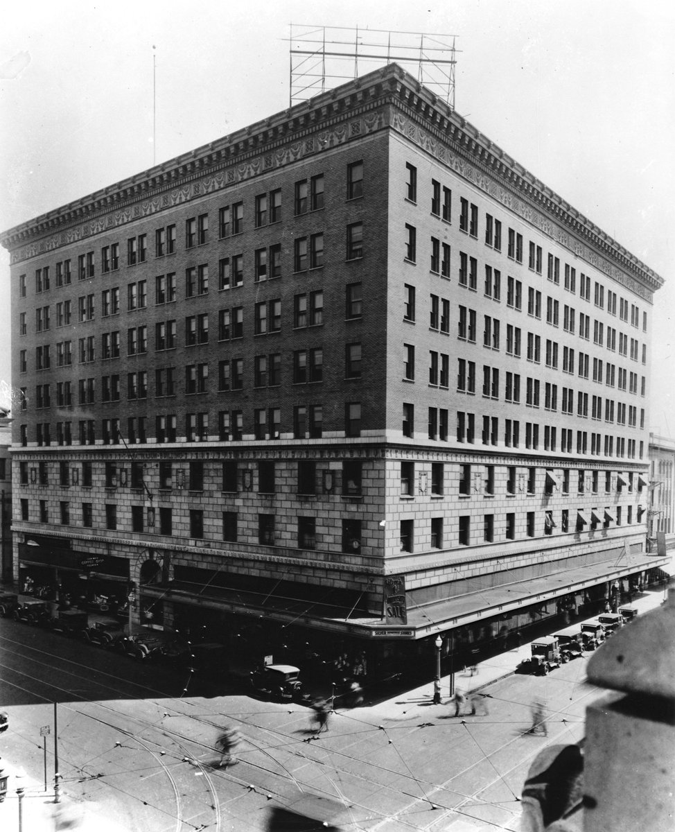 carrier's tweet photo. Can you imagine a 🌎 without A/C? Today marks the 117th anniversary of modern A/C &amp; not long after, in 1926, the T.W. Patterson building in Fresno became the 1st multi-story building to ever be air-conditioned. #ThanksWillis Find your dealer today: https://t.co/jRPnHd3UA8 https://t.co/niRIw1kqKj