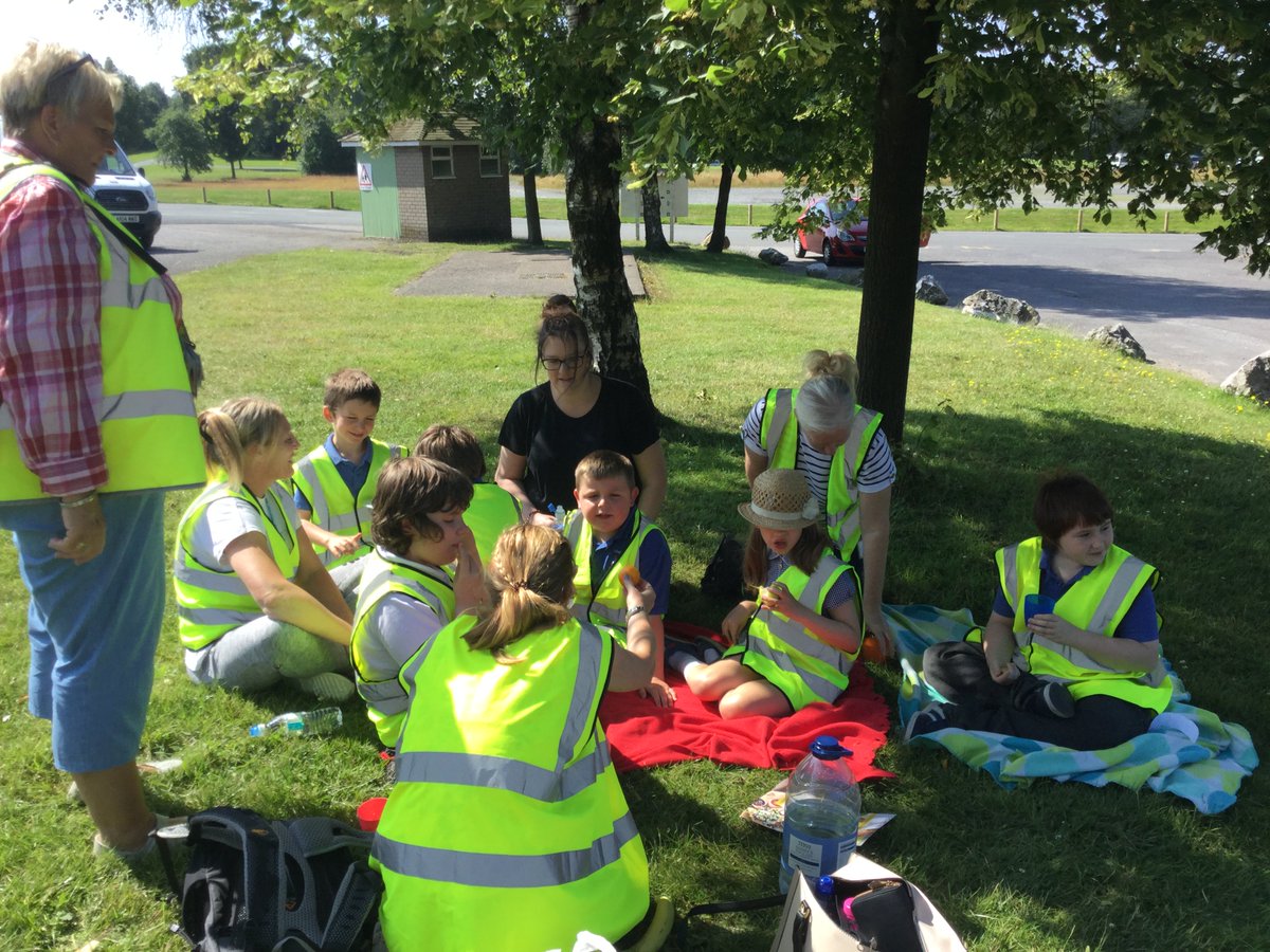LW_hinderton's tweet photo. Red Class from @hindertonschool had a fabulous trip to @KnowsleySafari on Monday, we really enjoyed seeing all the animals on the safari drive and having our lunch in the park area.  A really enjoyable day out for all! https://t.co/M600nOilEb