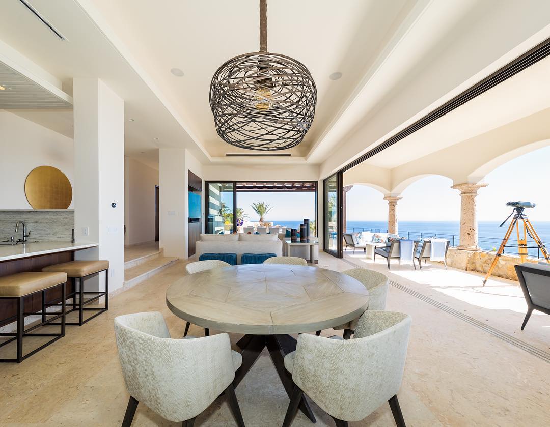 AviglassMX's tweet photo. @VillasDelMar,Palmilla, Los Cabos! Arq.Gerardo Rivero @_g_zaddy_ 📷 @romanalilic
Sistema corredizo, lift and slide , línea Seicento con vidrio laminado 6 + 6. Fabricacion y diseño por #AVIGLASS, instalado por @InsularGlass 
#aluminumwindows... https://t.co/MF1oaH6Ytc