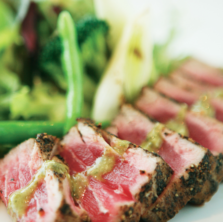 VisionaryEC_CT's tweet photo. Research shows that 1 in 4 Americans age 40 and older suffer from some level of vision loss. 👁️ Eating a diet with a variety of foods loaded with key nutrients for maintaining and improving eye health. *We also have eye supplements available in our #VisionaryEyecare office! https://t.co/bqnWIhO835