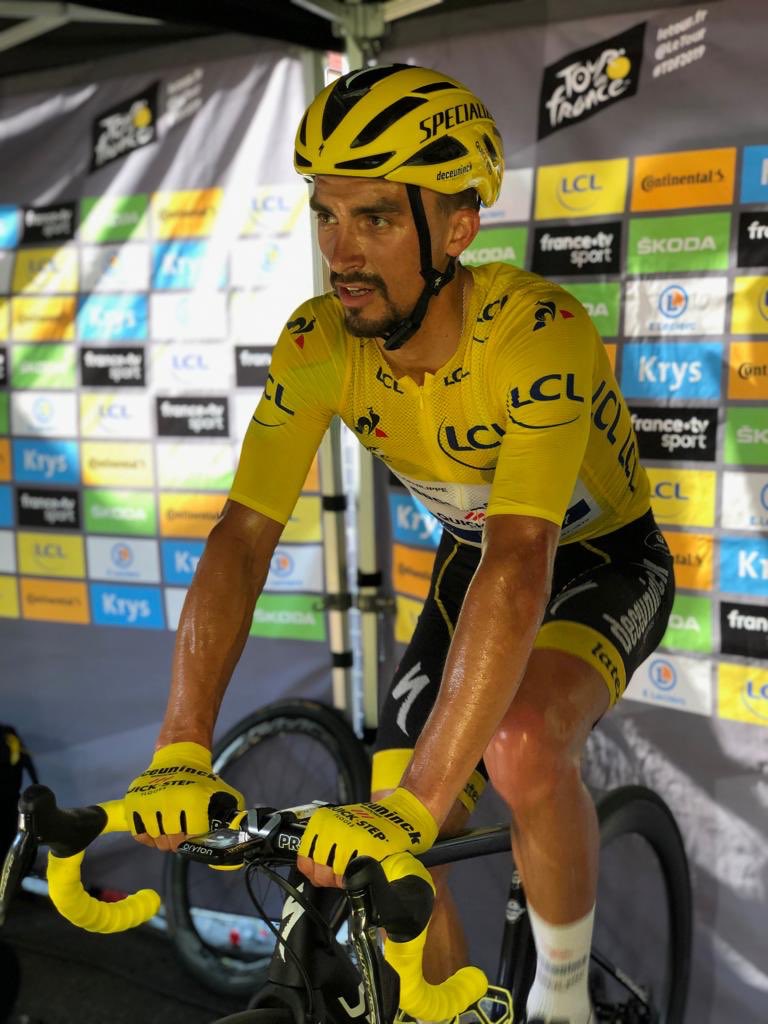 soudalquickstep's tweet image. Follow us and RT this picture for a chance to win a 2019 @PCyclingManager game key!