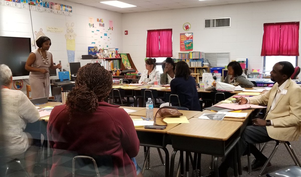 klcrsa's tweet photo. Learning never stops...even in the summer! @russellcsd https://t.co/oqybtI5SkY