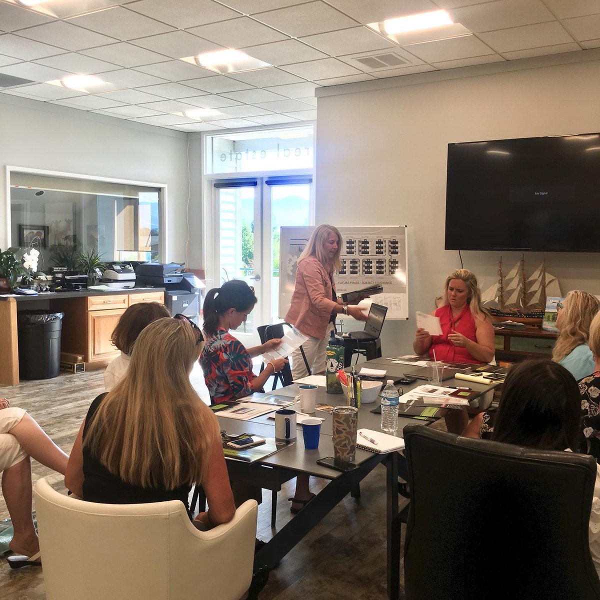 AspireRealtyMT's tweet photo. We were lucky to have 2 special guests present at yesterday’s office meeting! A huge thanks to ⁣@tylerbarnwell with @budgetblindsbozeman and Cheri Wubs with @cvswest.  We learned so much for both of you today!
⁣𝐓𝐡𝐚𝐧𝐤𝐬 𝐓𝐲𝐥𝐞𝐫 𝐚𝐧𝐝 𝐂𝐡𝐞𝐫𝐢!!⁣ https://t.co/lJ26iSdHat