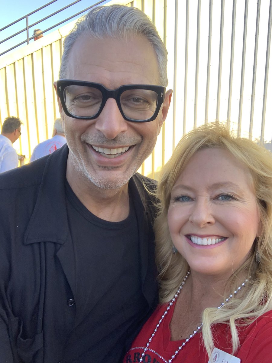 JAMI247's tweet photo. #stancofair #JeffGoldblum #Arrowheadclub #stanislausvountyfair #Turlock #Heyturlock https://t.co/FaQ4ktkXgu