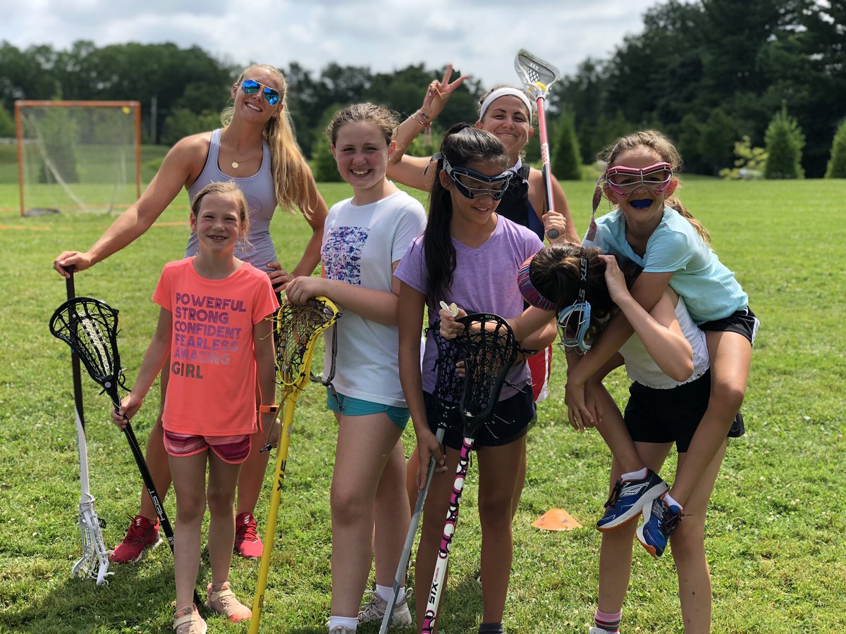 SacredHeartMI's tweet photo. The heat canβt beat this amazing group of #LAX girls! Thanks to @laxbash and Megan Callahan and her team from @UDMDetroit for coaching with HEART! #ASHDifference #ASHLAX #SummerAtSacredHeart https://t.co/4DdVmhdEfg