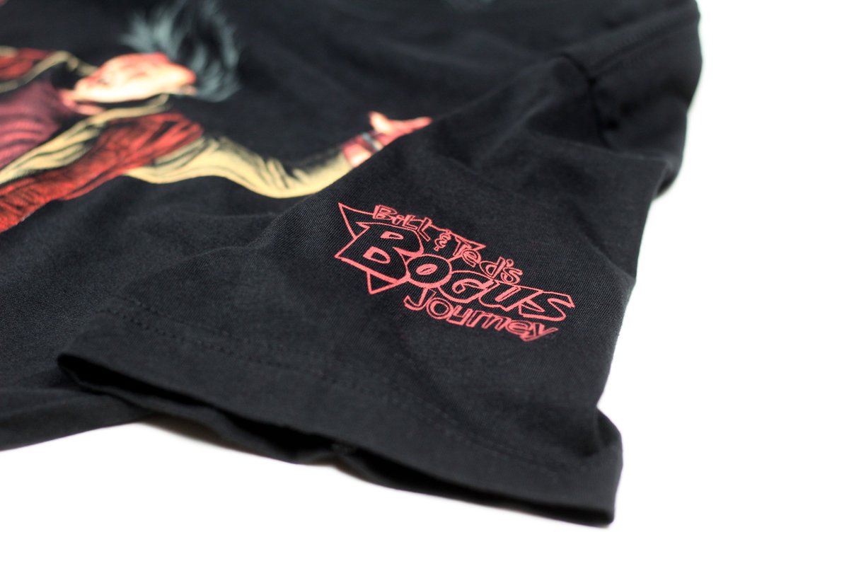 BillandTed3's tweet image. Want to make your @Comic_con even MORE excellent? Stop by the @MondoNews booth #435 to grab this totally triumphant Bill &amp;amp; Ted t-shirt and limited edition print from artist @mattryantobin! Party on, dudes! 🎸🤘🏻#BillandTedFaceTheMusic #SDCC